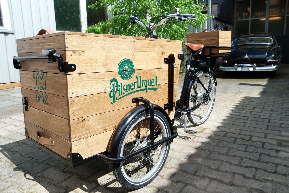 Pilsner Urquell Bar Bike Design Stil Manipulation 2016