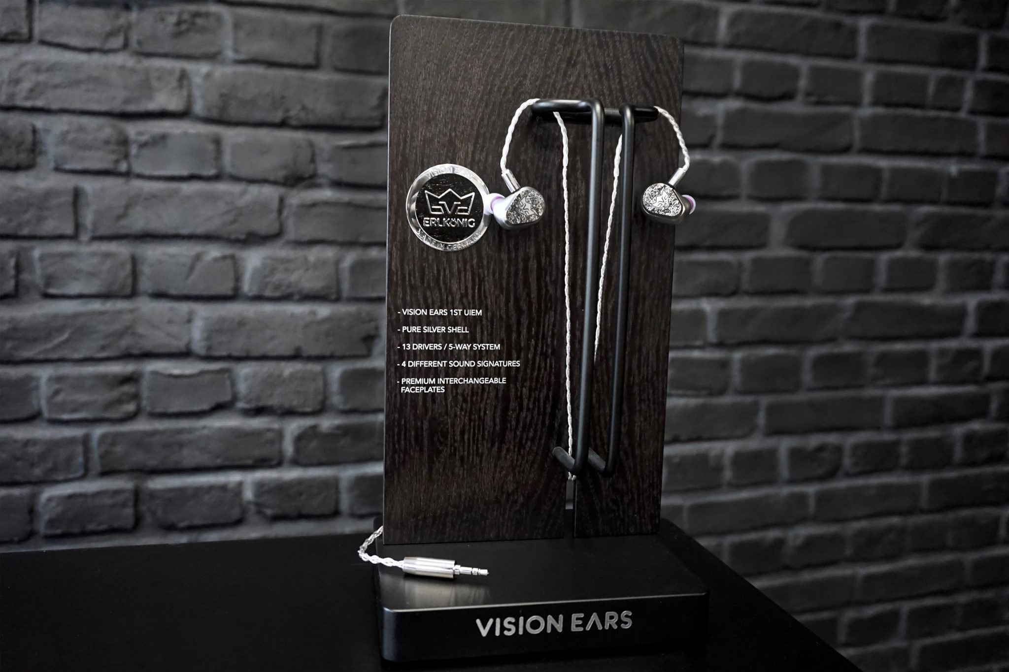 Vision Ears, Erlkönig, Product Display Design, Stil Manipulation 2018